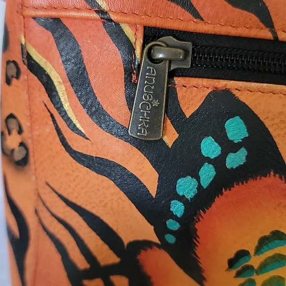 Anuschka hand painted leather medium flap messenger - Picture 6 of 16